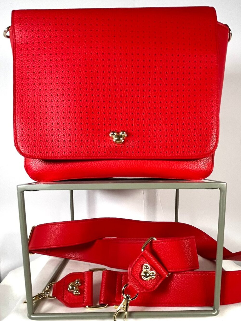 NWOT Disney Parks Red Mickey Resort Collection Crossbody Pin Collector Bag